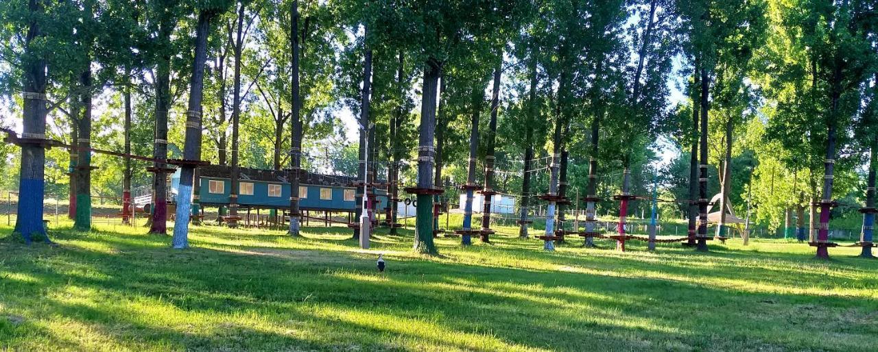 Tisza Camping & Kalandpark Tokaj Hotel Rakamaz Esterno foto