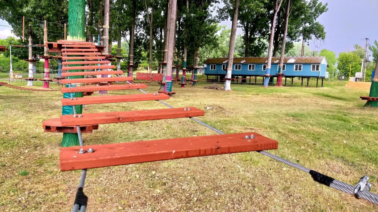 Tisza Camping & Kalandpark Tokaj Hotel Rakamaz Esterno foto